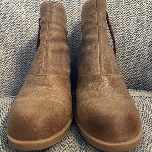 Dolce Vita Tan Heeled Booties - Picture 5 of 16